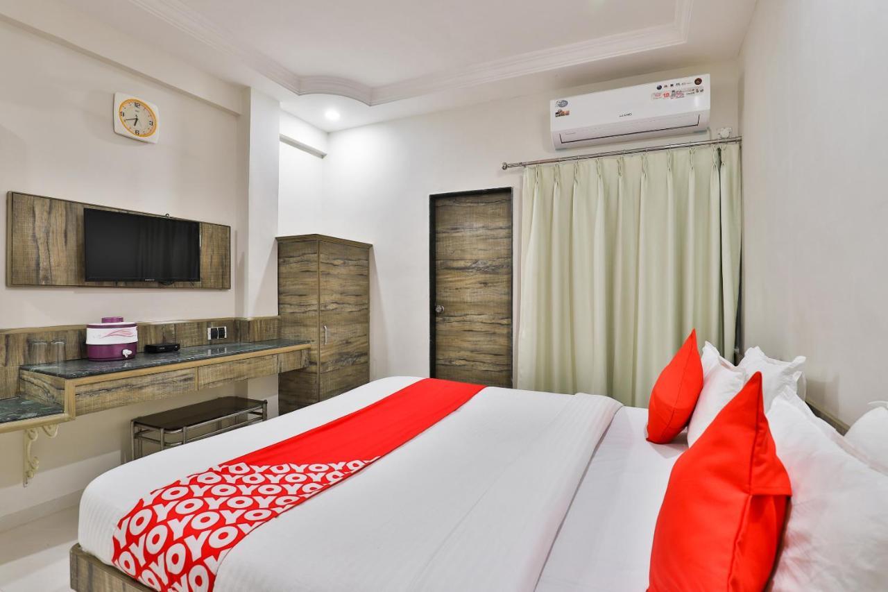 Oyo 23540 Hotel Suryakant Rajkot Exterior foto