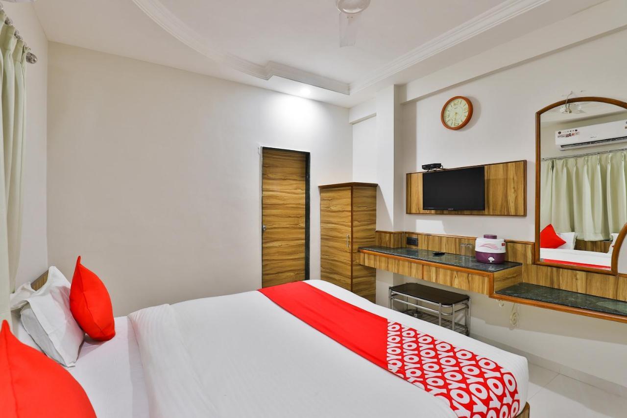 Oyo 23540 Hotel Suryakant Rajkot Exterior foto
