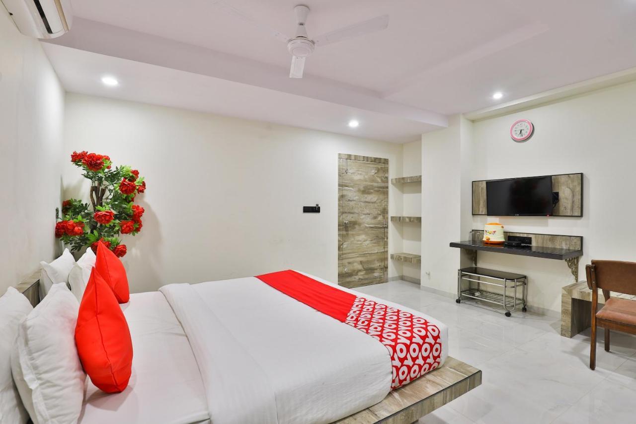 Oyo 23540 Hotel Suryakant Rajkot Exterior foto