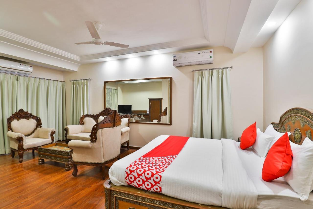 Oyo 23540 Hotel Suryakant Rajkot Exterior foto