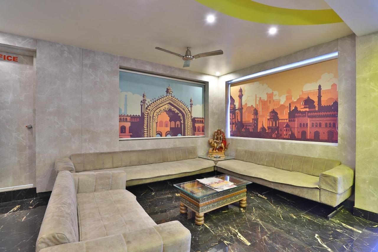 Oyo 23540 Hotel Suryakant Rajkot Exterior foto