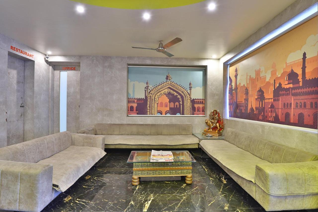 Oyo 23540 Hotel Suryakant Rajkot Exterior foto